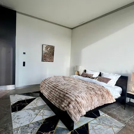 شقة Penthouse Paradise Stunning City Views زيورخ