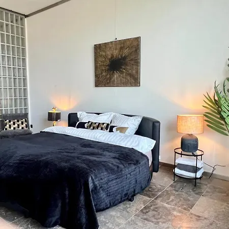 Penthouse Paradise Stunning City Views