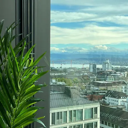 Penthouse Paradise Stunning City Views Apartment *