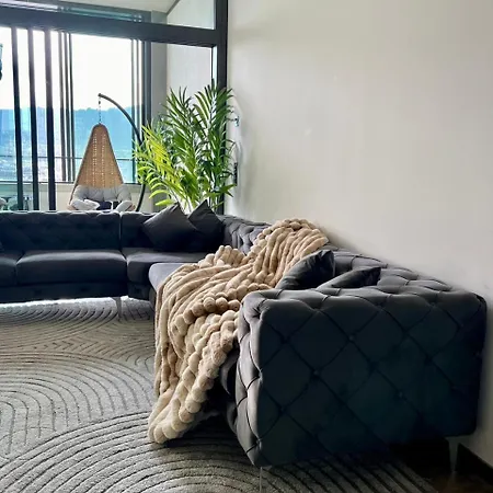 Penthouse Paradise Stunning City Views *