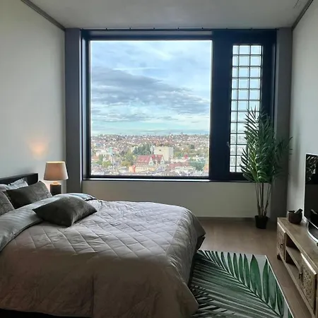 Penthouse Paradise Stunning City Views ציריך